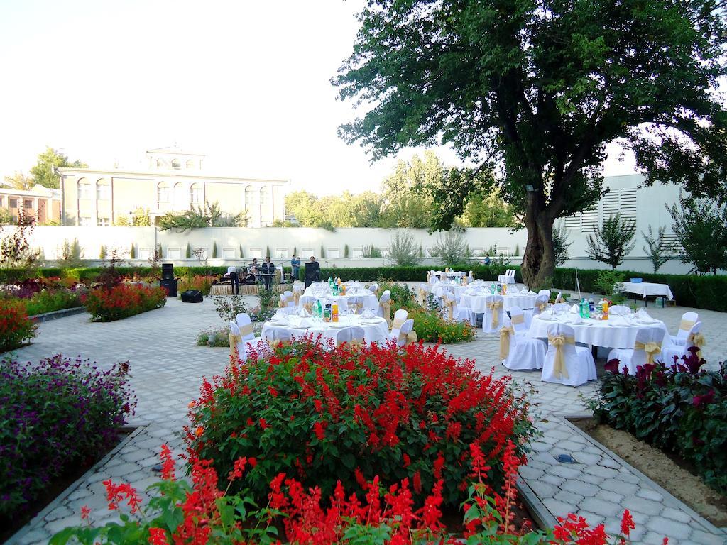 Dushanbe Serena Hotel Exterior foto